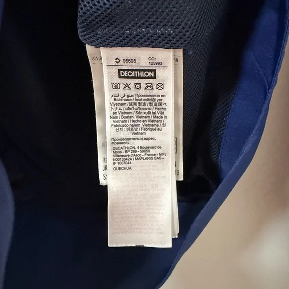 Decathlon Quechua Fully Waterproof Full Zip Jacket with hood - size 10 / 11 - Picture 5 of 8